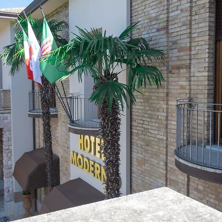 Hotel Moderno Ασίζη Εξωτερικό φωτογραφία