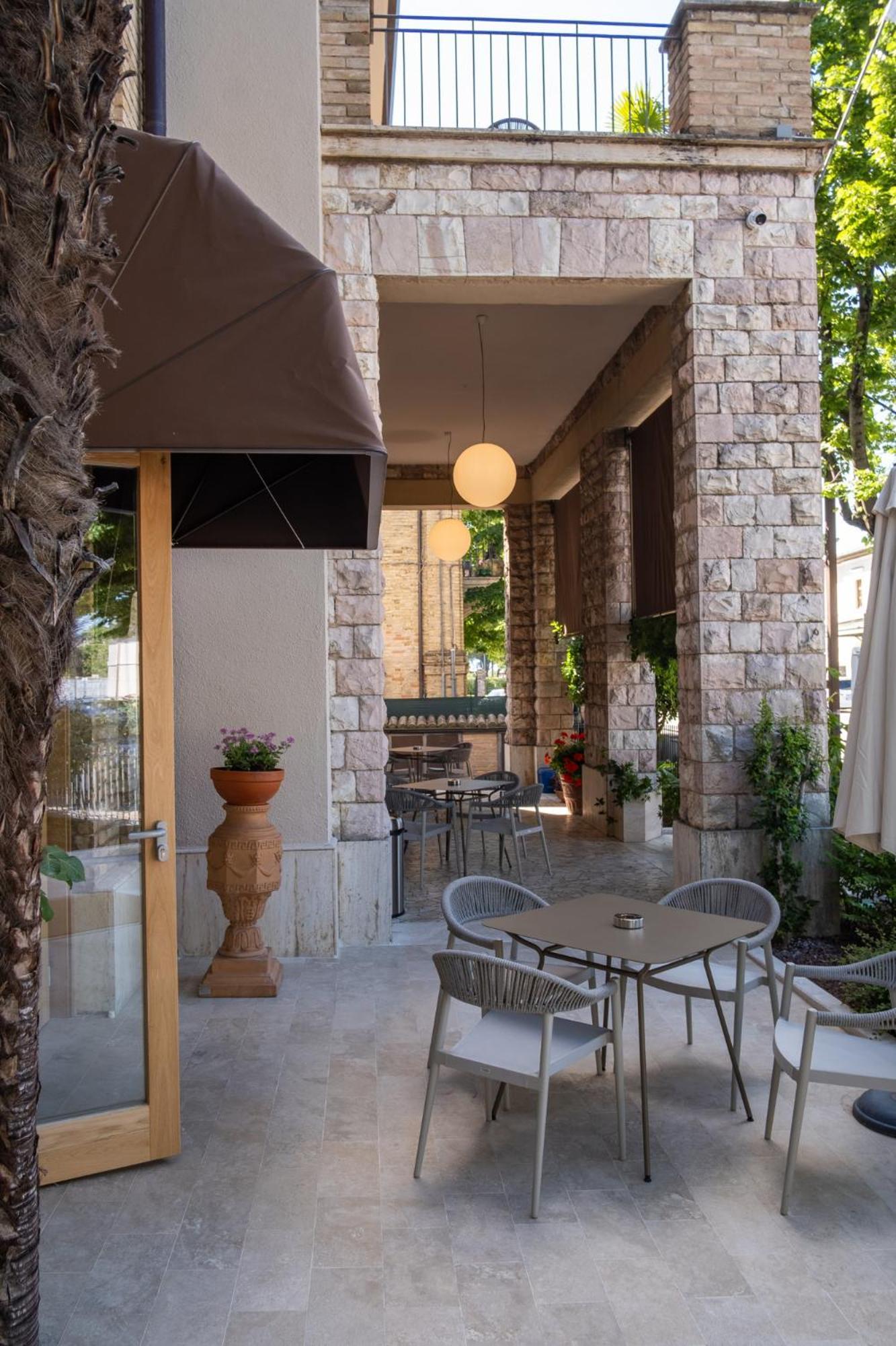 Hotel Moderno Ασίζη Εξωτερικό φωτογραφία