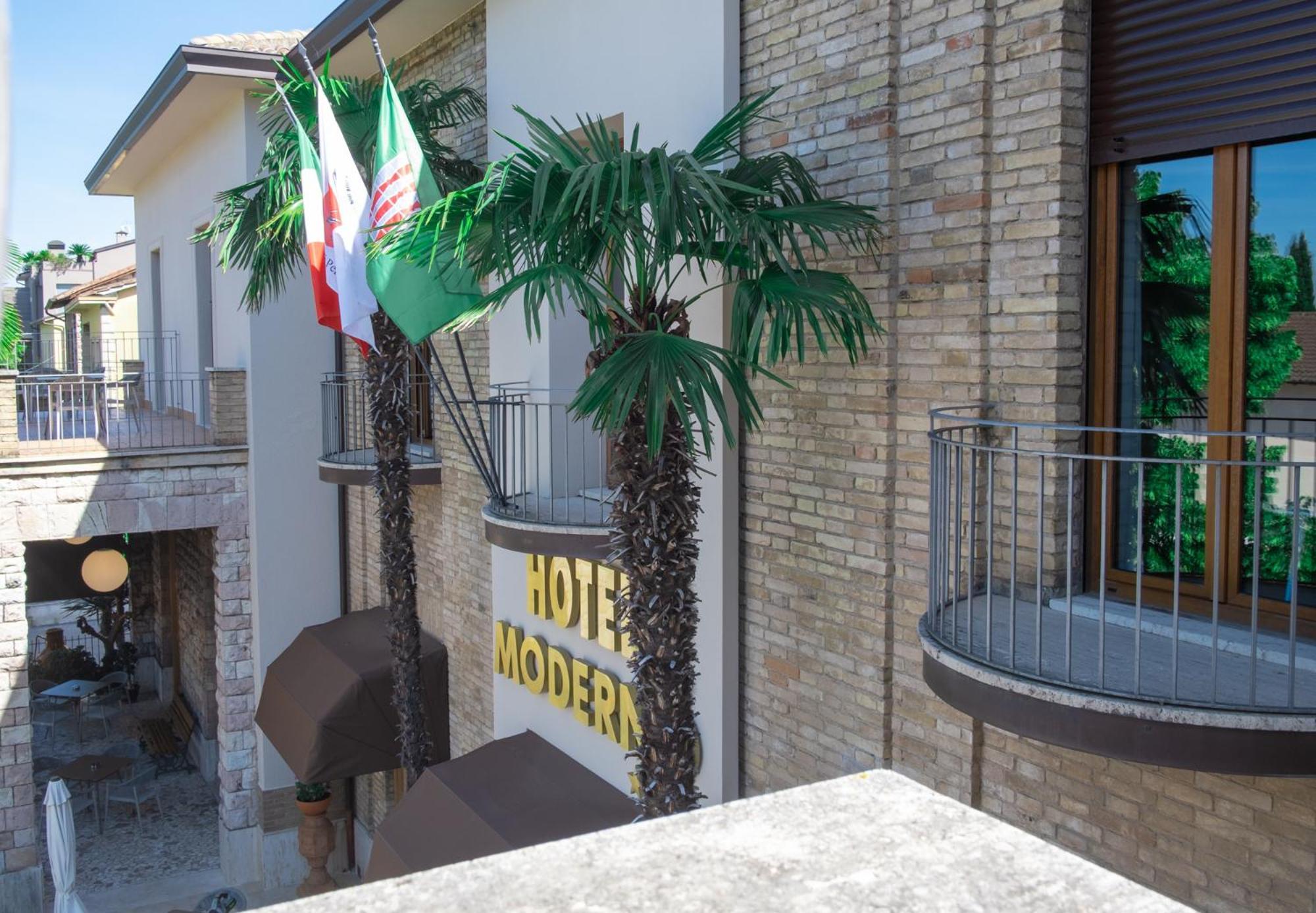 Hotel Moderno Ασίζη Εξωτερικό φωτογραφία
