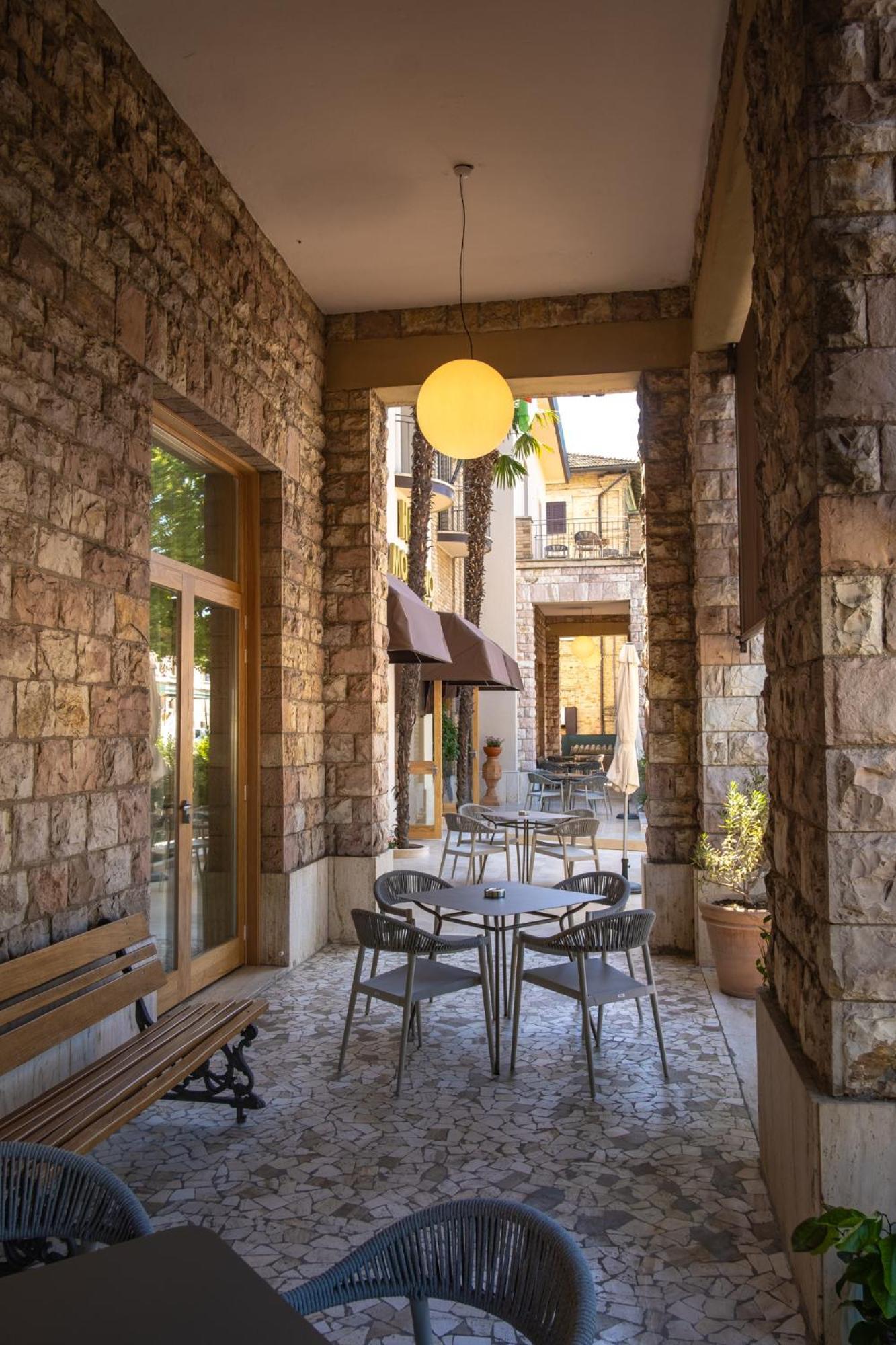 Hotel Moderno Ασίζη Εξωτερικό φωτογραφία
