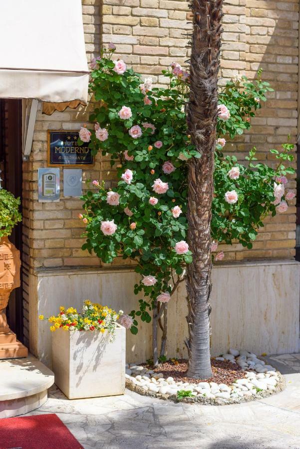 Hotel Moderno Ασίζη Εξωτερικό φωτογραφία